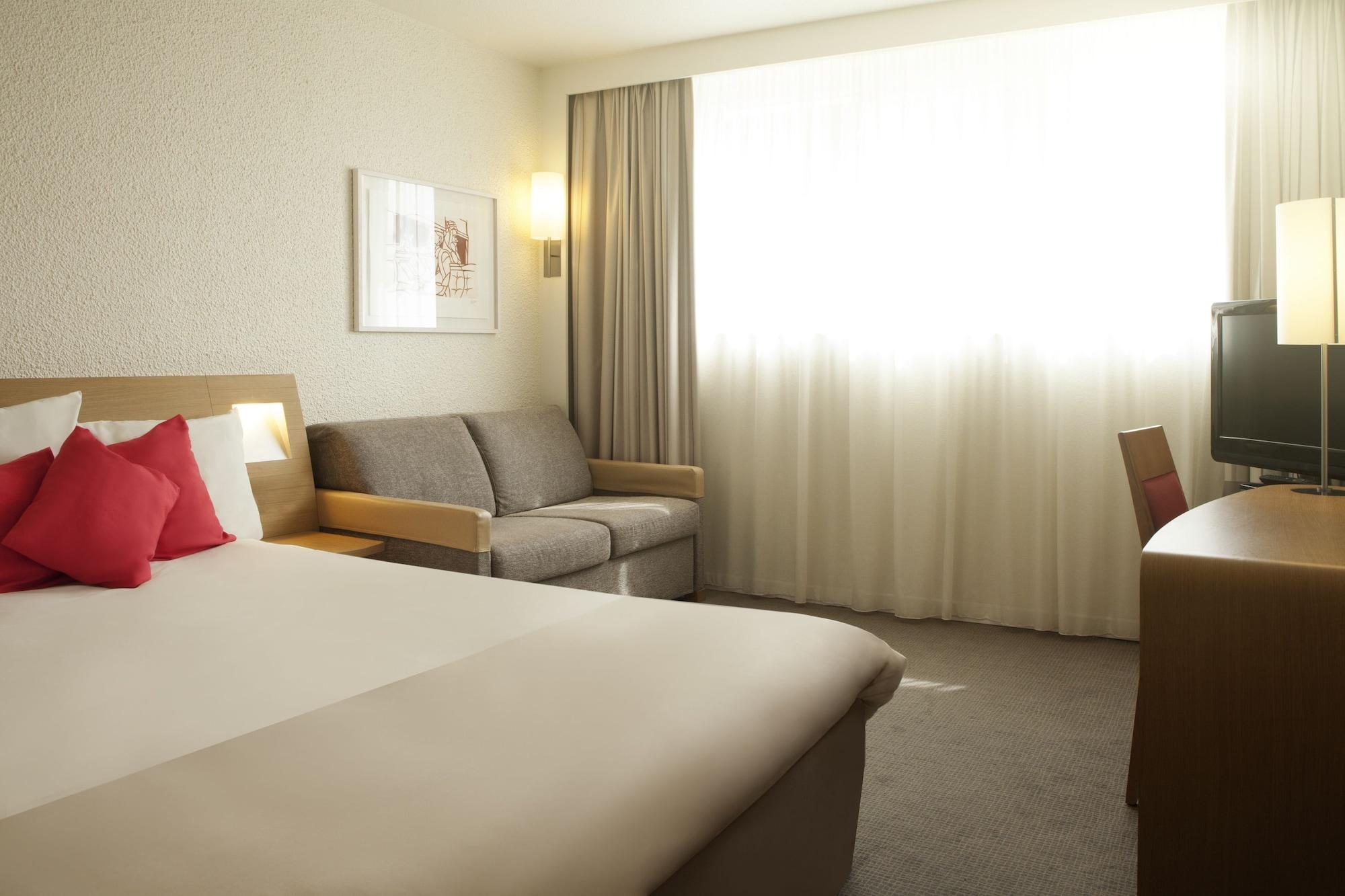 Hotel Novotel Poissy 4*