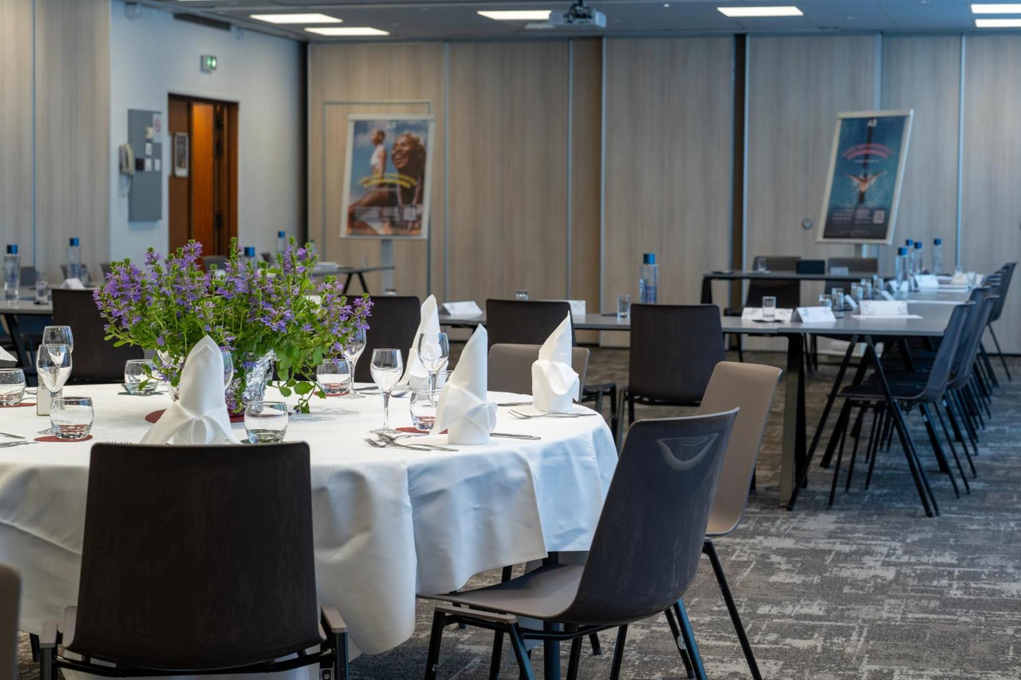 Novotel Poissy Hotel